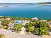 Private Romantic Lodgings Located in Wine Cellar Overlooking Canyon Lake