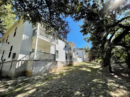 Relax & Golf - Oakview Condo II at Diamondhead - cozy, new. Walk to the Club