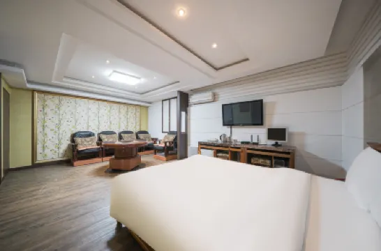 เบลลาจิโอ โมเทล โรงแรมใกล้สถานีซุนชอน