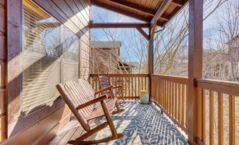 Bear Cove by AvantStay Hot Tub Pool Table