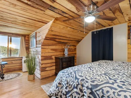 Beautifully remodeled ranch house in the mountains of Rye, CO