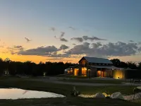 The Range Vintage Trailer Resort Hotel di Ellis County