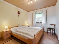 附近有森林的田園假日住宅