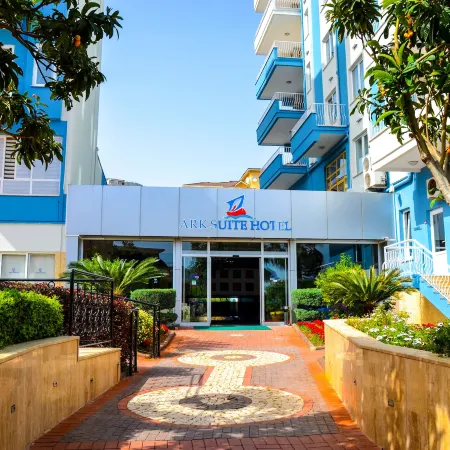 Ark Apart and Suite Hotel Отели рядом с достопримечательностью «Cleopatra Beach»