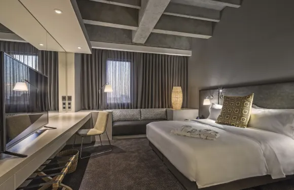 莫維奇布諾51酒店