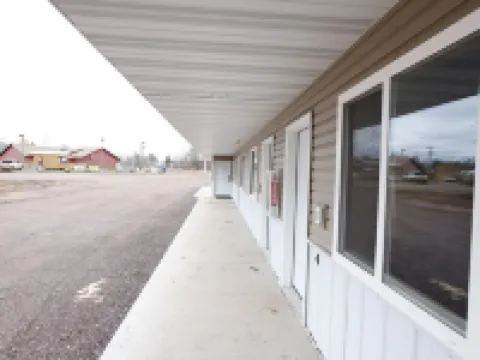 Bears Den Motel Hotels in Pine County