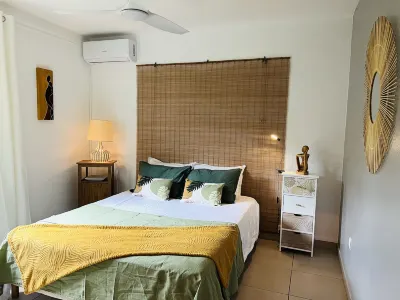 Villa Ti MoOn Hotels near Le fenetre Les Makes