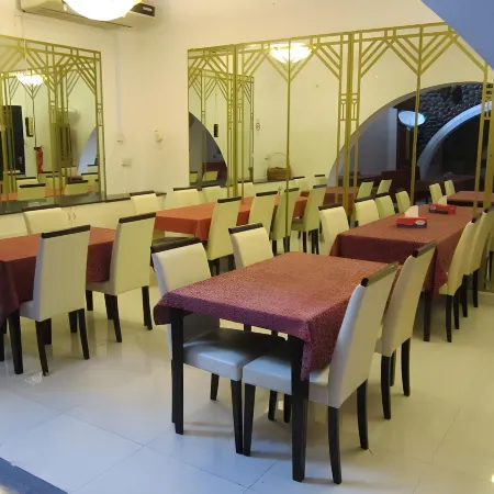 Qurum Beach Hotel Отели рядом с достопримечательностью «Qantab Beach»