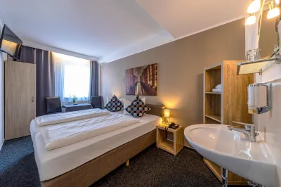 Auto-Parkhotel Hamburg St Pauli Hotels near U-Boat Museum