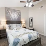 4 Queen Beds High Speed Wifi Private Parking Hotel di Tarrant County