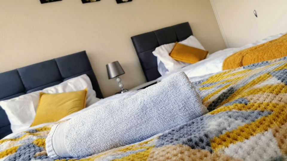 3Bed Full House - Free Parking - Family Friendly!