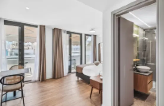 Limehome Piraeus Olive