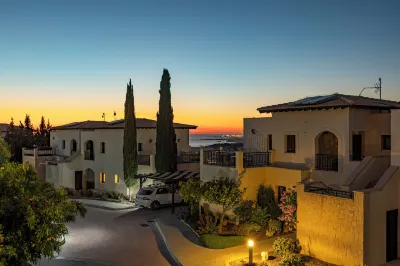 Bright apartment with shared pool in Aphrodite Hills Hotels in der Nähe von Aphrodite Hills Golf