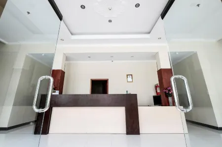 Malioboro Garden Hotel Yogyakarta Отели в г. Danurejan