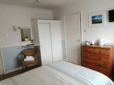 Harbourlight Guesthouse Hôtels à proximité de : Folly Farm Adventure Park and Zoo