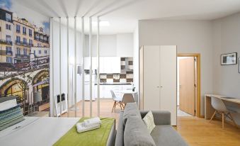 Famous Crows Lisbon Suites