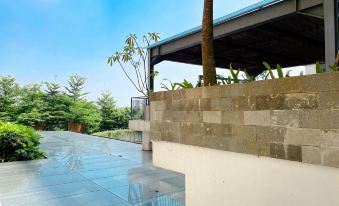 Best Choice and Homey Studio at LRT City Jatibening Apartment