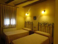Hostal Paquita Hotels in Allepuz