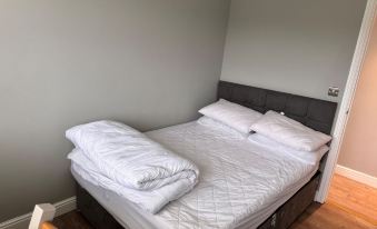 Pet-Friendly - 2 Bedrooms Bungalow Beach - Parking