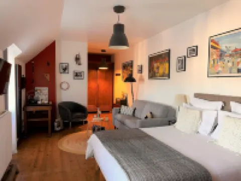 La Récréation - Maison d'hôtes, Appartements et Piscine Hôtels à : Châtelaudren