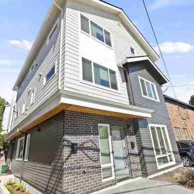 Ballard's Sweet Suites Hotel Exterior