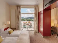 Rheinhotel Dreesen Hotels near Bonner Kammerspiele