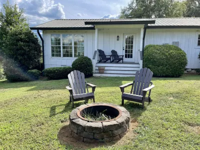 Peace of Paradise 2 Bedroom Home by RedAwning