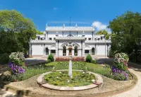 Nivah Hotels in Bhensia