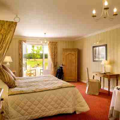 Logis Hôtel le Fleuray Rooms