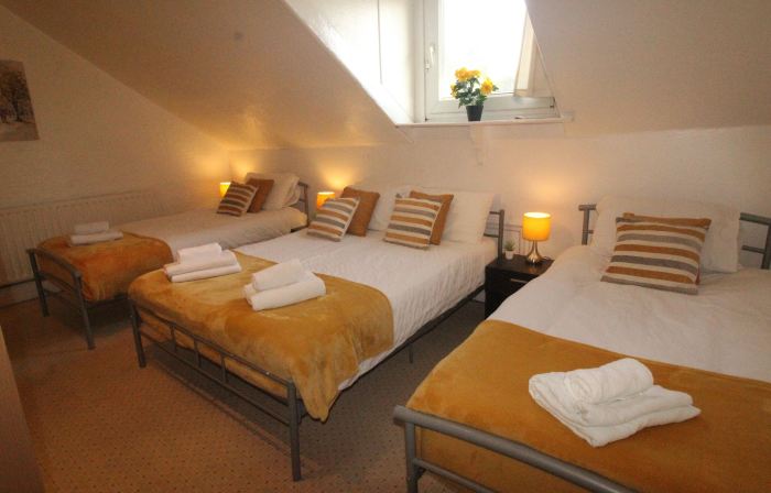 Lundwood House Barnsley by Smart Corporate Stays