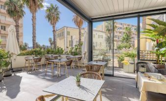 Anglade Hotel