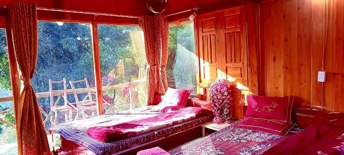 Freedom Homestay Hotels in Ta Van