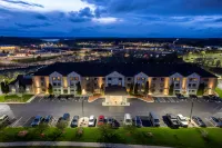La Quinta Inn & Suites by Wyndham Milwaukee Delafield