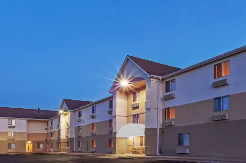 MainStay Suites - Wichita NE Hotel di Bel Aire