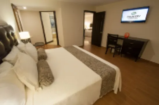 Country Hotel & Suites