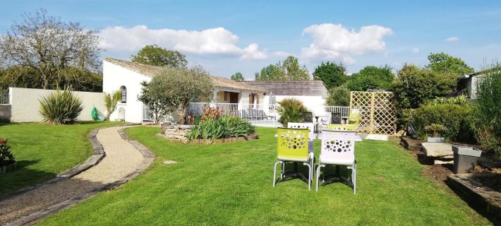 Les Chenets Hotels in Deux-Sevres