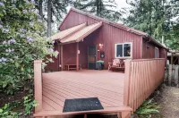Near Sandy River~ Hot Tub, King Bed, XBOX, Game Room, BBQ, Family Friendly