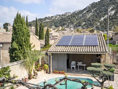 La Croix du Puits Hotels in Robion