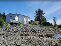 {Forget-Me-Not Inn} Alaskan Waterfront Vacation Rental (Deer Suite) Hotels in Sitka
