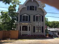 Castle in The Sky ! Beautifully Renovated Victorian one Block from Main St. Hotels in Nyack