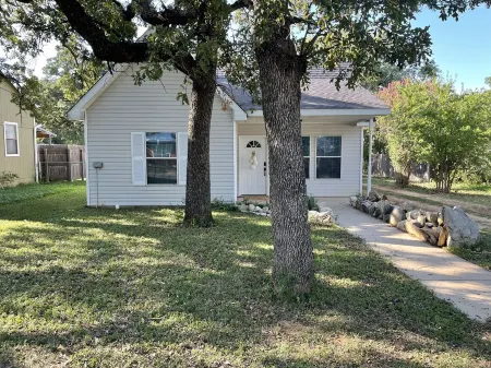 Would you love to grill out at the Burger and Frey St House?