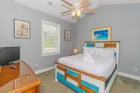 Spacious Patio and Modern Amenities - Gorgeous Golf Course Oasis Hotels in Horry County