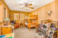 Whispering Pines Hotels in Weldon Township