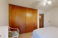 Beachfront retreat with lanai, WiFi, pool, & hot tub - prime turtle spot Hotels in Maalaea