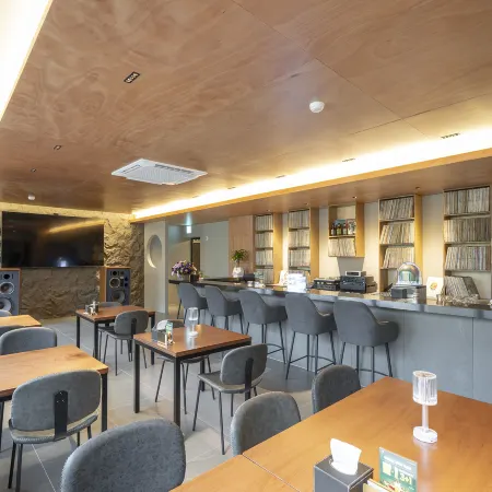 Daegu Station Brown Dot Daegu Citizen Sports Center Отели рядом с достопримечательностью «Рынок «Сомун»»