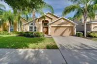 Refreshing Pool and Spacious Living Areas - Elegant Private Retreat Hotel a Davenport