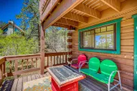 Charming Mountain Cabin with Hot Tub and Scenic Views - Cozy Retreat