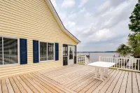 Waterfront Escape with Private Boat Dock - Tranquil Beach Retreat Hotels in Washington