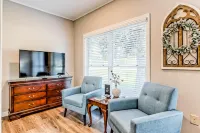 Downtown Helen suite with flatscreen TV, WiFi, and central AC Hotels in Helen