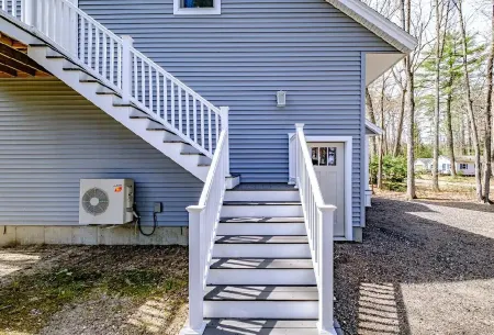 Sebago, newer construction, lake access, AC, 3bd2.5bth, Long Beach neighborhood